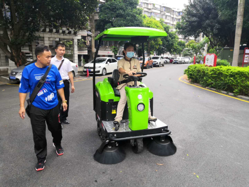 南寧掃地車(chē)